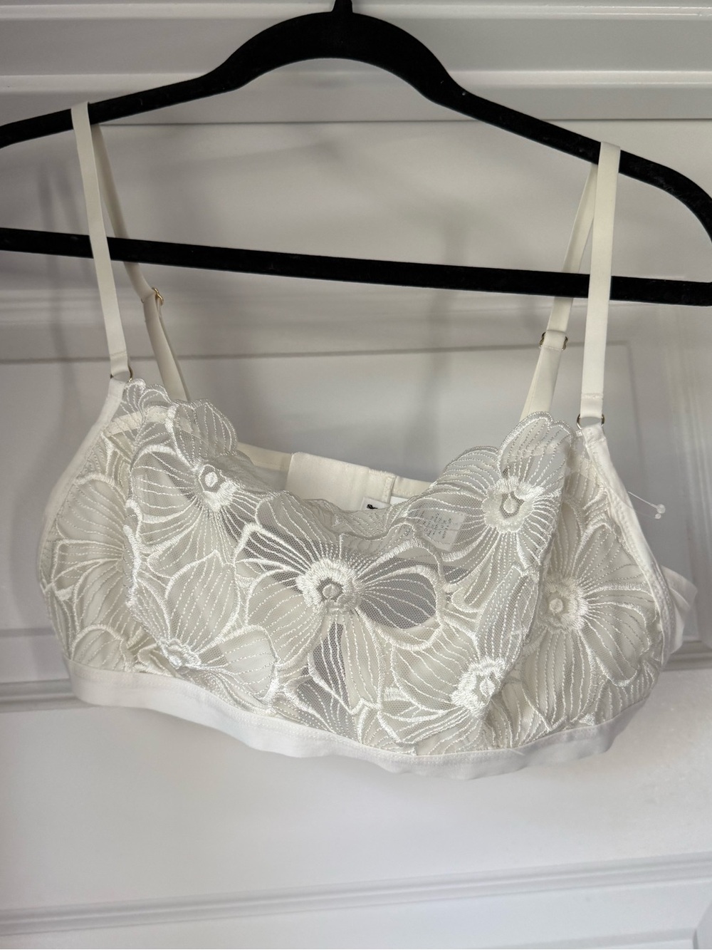Show Off Embroidery Bralette - Size L
